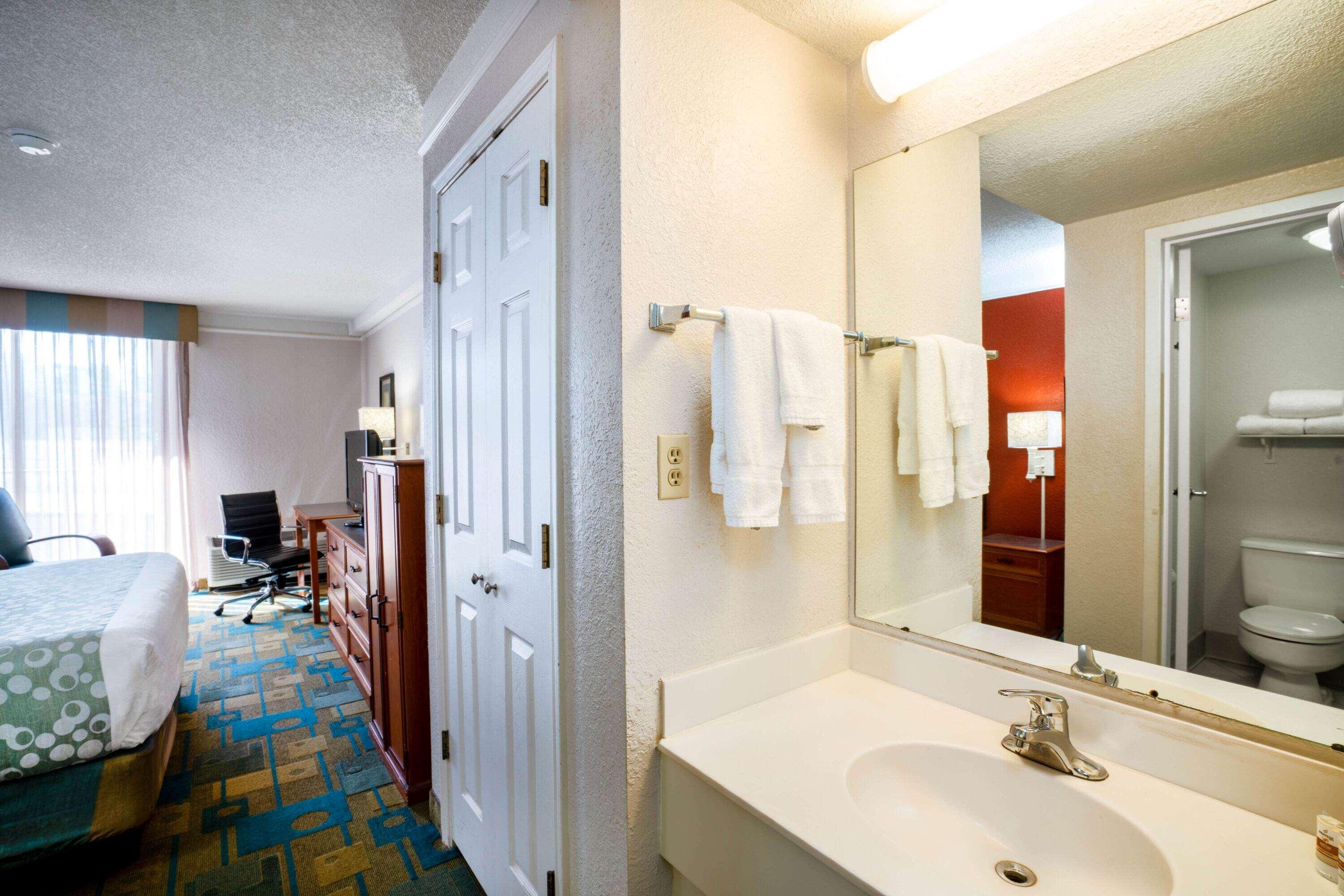 La Quinta By Wyndham Airport/opryland Hotel