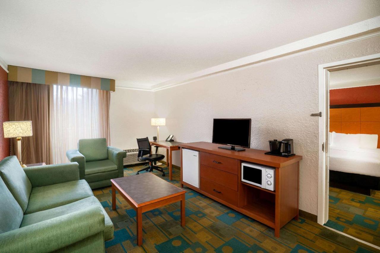 La Quinta By Wyndham Airport/opryland Hotel Nashville