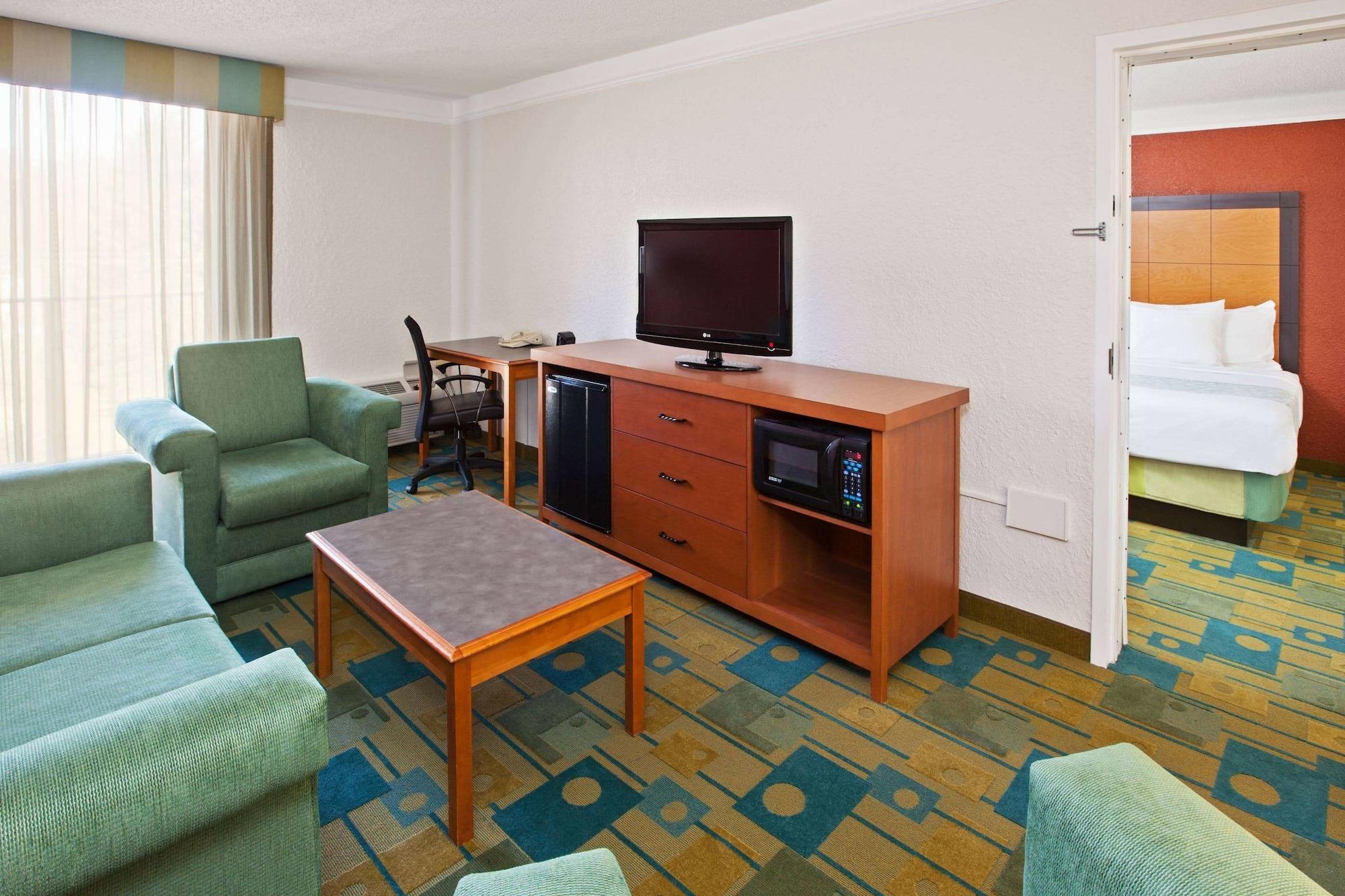 Hotel La Quinta By Wyndham Airport/opryland 3*