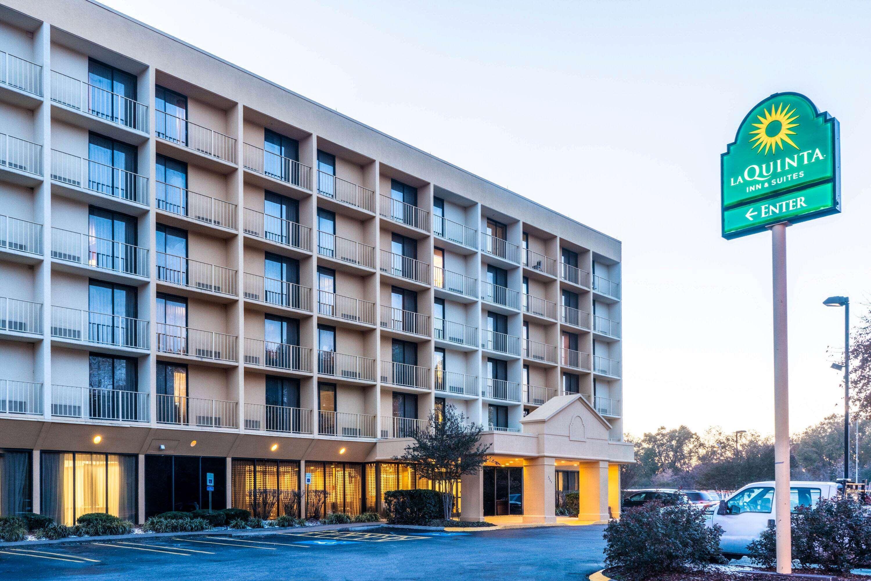 La Quinta By Wyndham Airport/opryland Hotel 3*